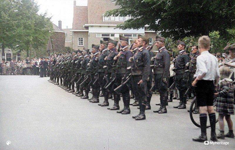 Defilé van de Vlaardingse Burgerwacht